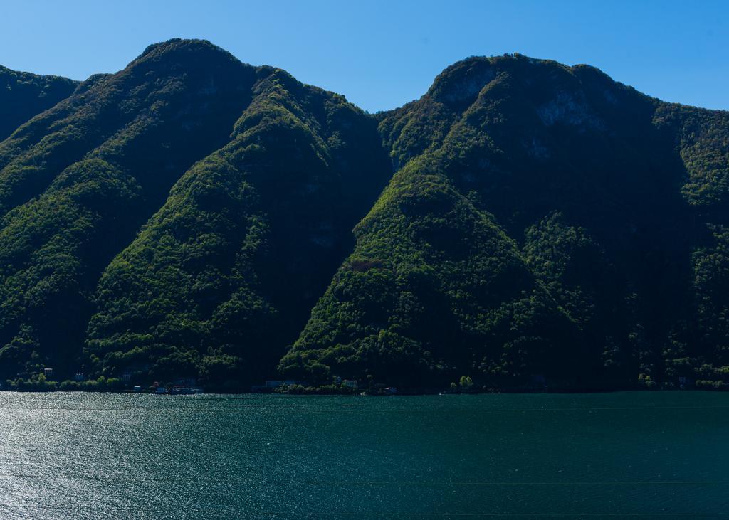 Tra Lago E Montagna Baita La Morena Nesso Exteriör bild
